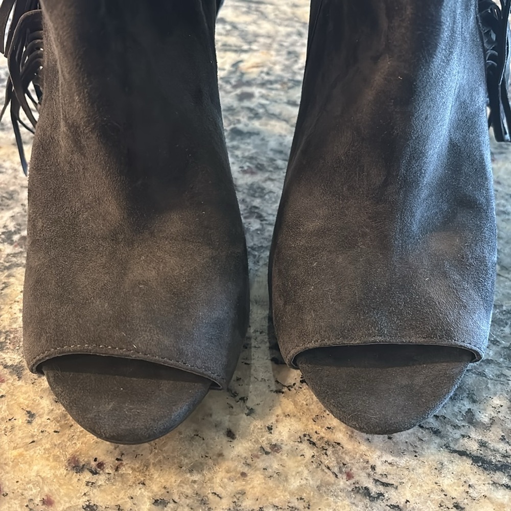Vince Camuto 10M NWOT zip up bootie tassel stiletto sexy heels - Picture 5 of 5